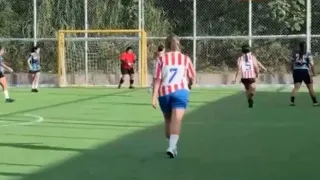Los números 13 y 18 vuelven a las canchas de El Salvador