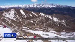 In 1935, after crossing the Dadu River, the Red Army faced the snow-capped mountains