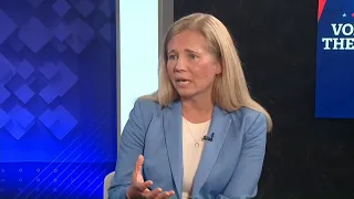 Gubernatorial Candidate Hannah Pingree runs on long time political experience