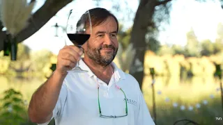 Among Vines, Flavors and Glasses - S1E6