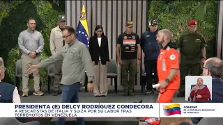 Entrega de la medalla "Héroes Caninos de Venezuela" tras el sismo del 24 de Junio