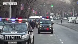 «Ազատություն հայ պատանդներին»... Վենսին ցուցարարները դիմավորեցին այս վանկարկումով