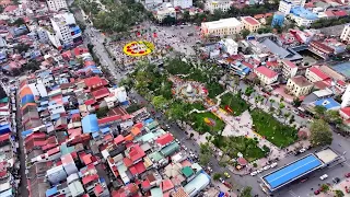 Xuân về trên quảng trường Trung tâm thành phố rực rỡ cờ hoa