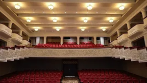Teatro usbeque mantém histórias vivas em palco