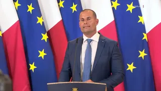 IL-PM JINDIRIZZA LILL-ĠURNALISTI
