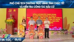 PHÓ CHỦ TỊCH THƯỜNG TRỰC UBND TỈNH CHÚC TẾT VÀ KIỂM TRA CÔNG TÁC BẦU CỬ