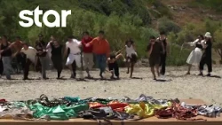 GNTM 2026 | Χαμός για μια γούνα! Τα μοντέλα τρέχουν και πέφτουν στην άμμο!