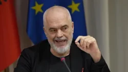 “Dhuna në protesta ka marrë drejtim keqedukues” Rama: Do të kufizojmë rrjetet sociale tek të miturit