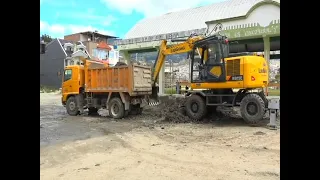 El Rosal residents report that roadwork has remained unfinished for over four years