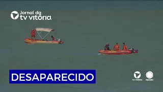 Continuam as buscas pelo jovem que se afogou na praia de Vila Velha.