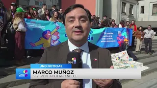BANNER HANGING to raise awareness for FOSTER FAMILY program | Canal 1 - The Channel of Ñuble