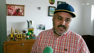 Crónica del día | El zumbido de la abeja que resiste la devastación