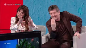 Virginia Raffaele sulla scena di nudo di Fabio De Luigi: "Ancora regge botta"