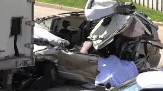 2 dead after crash involving semi on Far South Side, police say