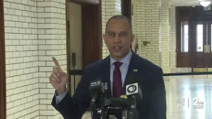 Jeffries pushes Maryland gerrymandering vote despite Senate opposition