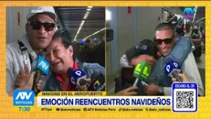 Madre de familia rompe en llanto tras reencontrarse con su hijo después de 10 años