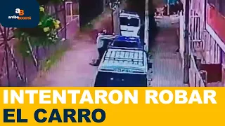 Cámaras captaron a delincuentes intentando abrir un vehículo en Bogotá | CityTv | ArribaBogotá