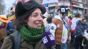 Fanfare, déguisements et confettis : plus d’un millier de fêtards au carnaval de Saint-Gilles