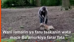 Wani Dan sanda Farin Fata ya danne wuyan wani ba Amurke bakin fata inda ya kasheshi har lahira.