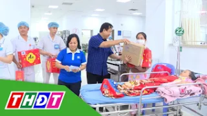 Ấm áp chương trình "Xuân yêu thương" tại Bệnh viện Đa khoa Đồng Tháp | THDT