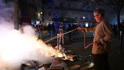 Place de la République flares again as Macron admits intelligence failures