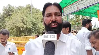 Law and order collapses under BJP government; AAP workers corner the government over the murder o...