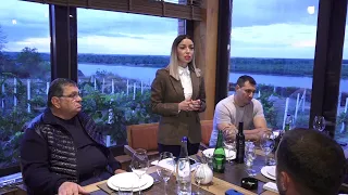 Adrijana Mesarović sa građanima u Surduku