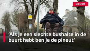 Jan kan met zijn rolstoel bij veel bushaltes niet instappen | RTV Drenthe