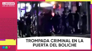 CRIMINAL PUNCH at the CLUB ENTRANCE #ElNotidelaGente