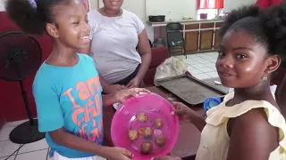 Ladyville Kids Learn To Bake Cookies