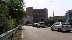 Pavia, a morning of accidents: 78-year-old woman hit by a van in front of the emergency room
