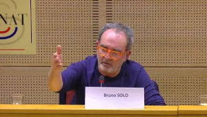 Au Sénat, l’acteur Bruno Solo appelle à la mobilisation face à la montée des masculinismes