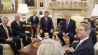 Xi Jinping tient des échanges en petit comité avec Donald Trump