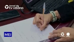 Law forgiving micro-entrepreneur debt is signed into effect