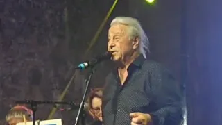 Dule proslavio prvih 80 uz pjesmu i prijatelje: „Samo budite trpežljivi i tolerantni“