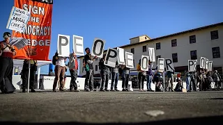 Protesta contro la conferenza OpenAI: 'Date voce ai lavoratori'