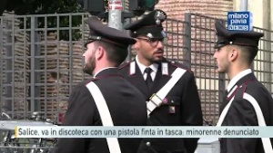 Salice, va in discoteca con una pistola finta in tasca: minorenne denunciato
