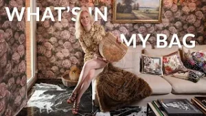 What's in my Bag? – Friseurmeisterin Svenja Simmons öffnet ihre Handtasche