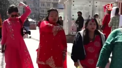 मान्यजनको हातबाट दशैँको टिका, जमरा र आशिर्वाद ग्रहण गर्ने क्रम जारी