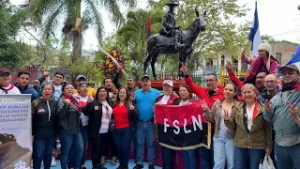 Matagalpinos participaron en diana y colocaron flores al héroe nacional, Augusto C. Sandino