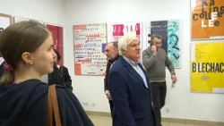 Zatrzymaj się i przeczytaj plakat
