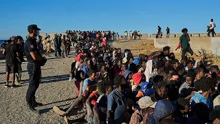 Governo espanhol insiste que não foi alertado para a chegada da vaga de migrantes a Ceuta