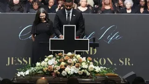 Thousands including Obama pay tribute to Rev. Jesse Jackson Sr.