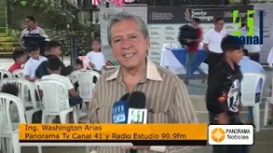 Entrega de útiles escolares en Santo Domingo de los Tsáchilas