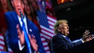 Convenção republicana: Trump defende guerra com o Irão, ataca democratas e promete dinheiro aos...