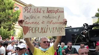 Albanie : 57e jour de manifestation contre le projet touristique lié au clan Trump
