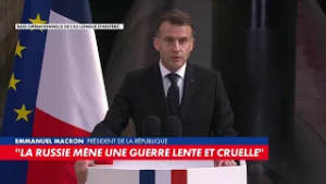 Emmanuel Macron : «La Russie mène une guerre à l'Ukraine qui constitue un risque pour l'Europe»