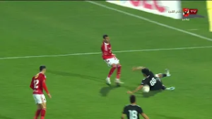 نفس اللعبة بتاعة لاعب الزمالك!!.. اسامة حسني يهاجم التحكيم بعد عدم احتساب ركلة جزاء لصالح الأهلي