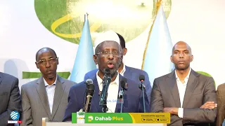 MW: Shariif Sh. "Dagaalka markii AS la joogo waad soo carartaan, Shacbkiina waad Xabadeenaysaan."
