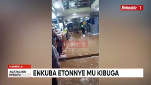 Agataliiko  Enkuba etonnye mu kibuga ezzizza abasuubuzi mu maziga.